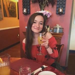 Meet your Posher, Alyssa